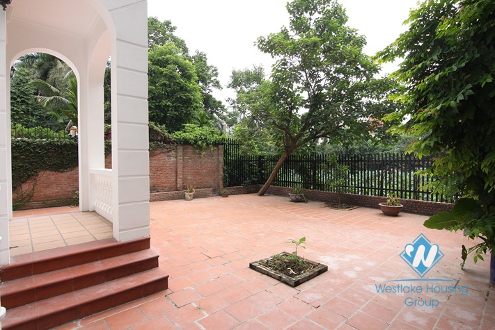 Four beds house for rent in To Ngoc Van alley, Tay Ho, Hanoi